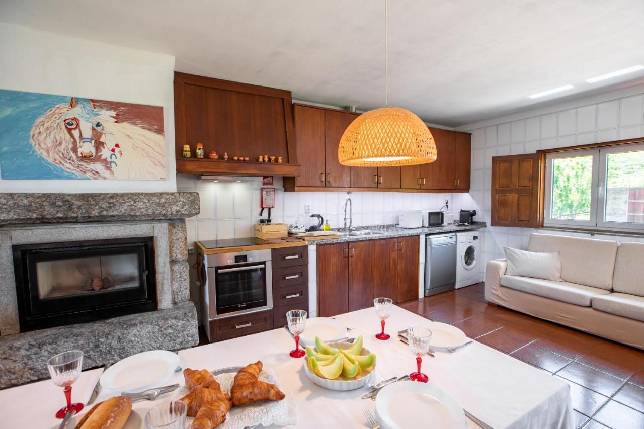 Quinta De Carvalhal - Casa Da Vinha Villa กิมาไรส์ ภายนอก รูปภาพ